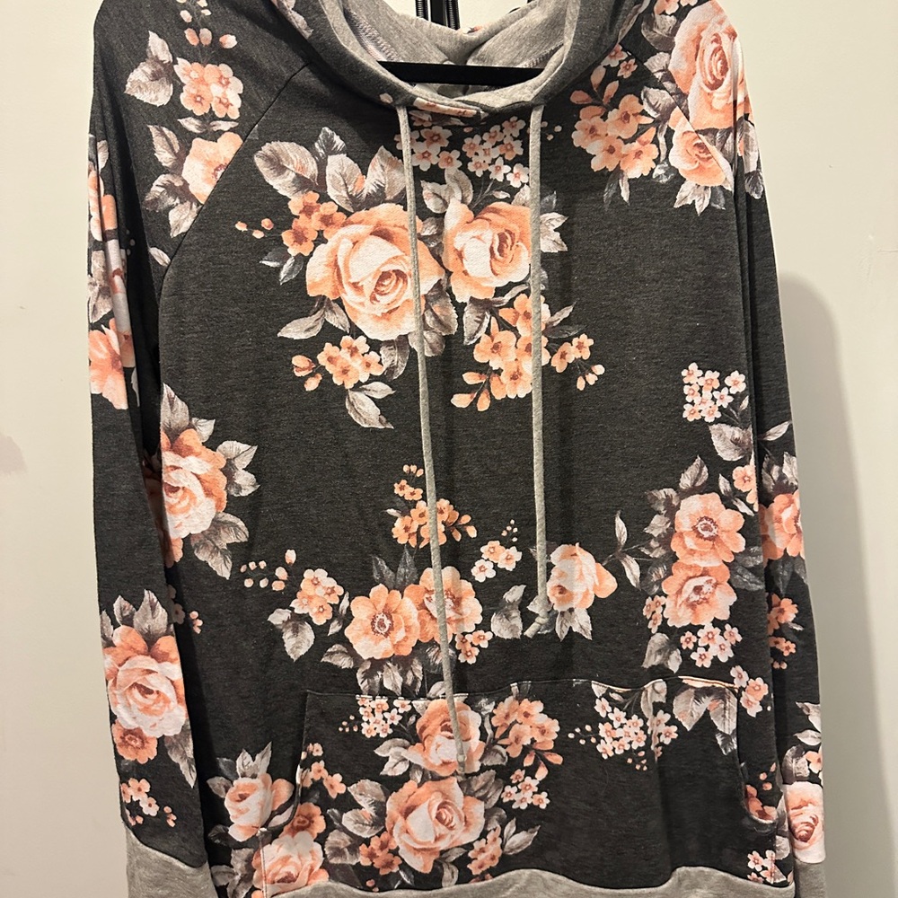 Chic Soul Gray and Pink Floral Top